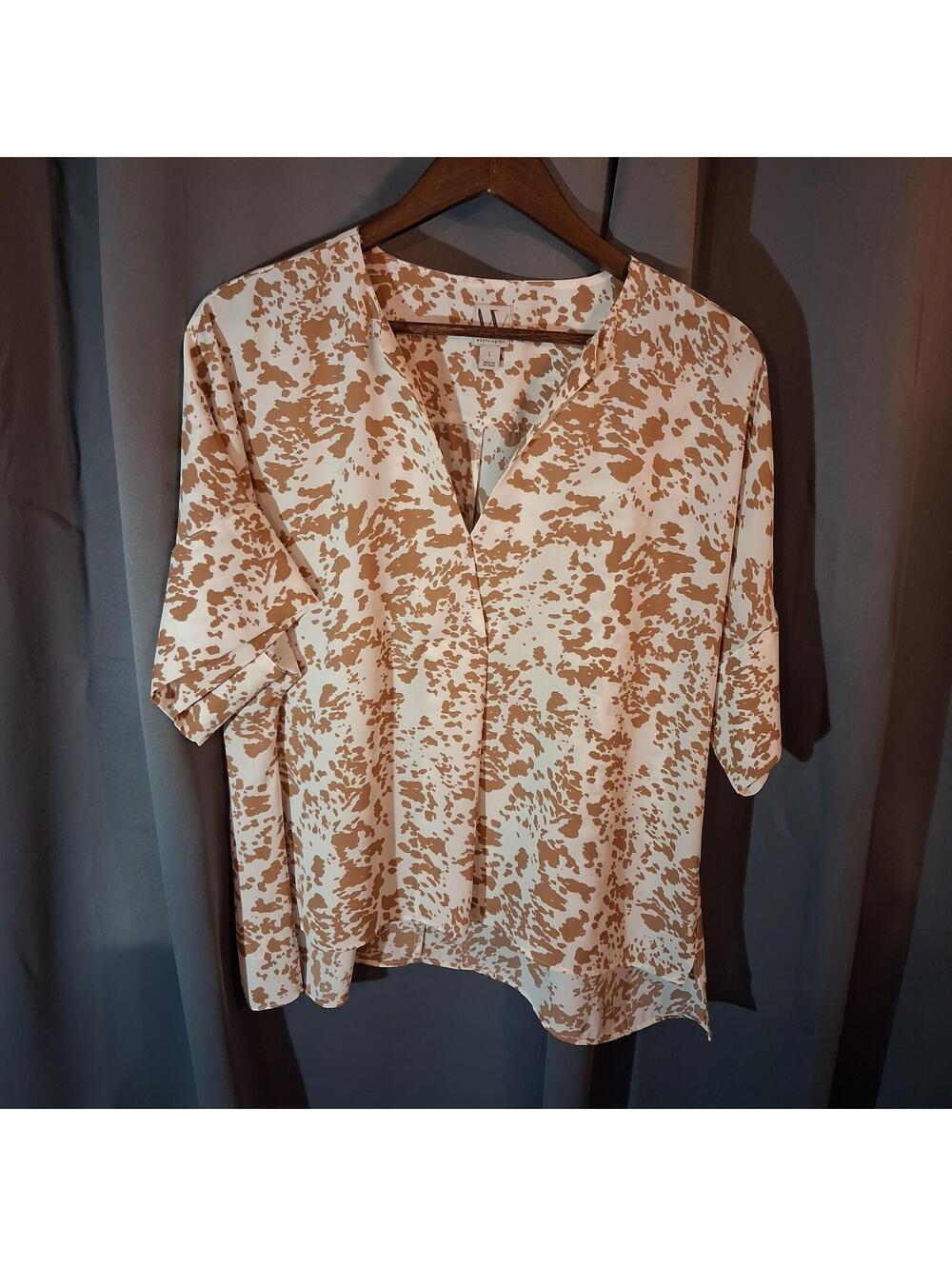 Lightweight Beige and White Patterned Blouse